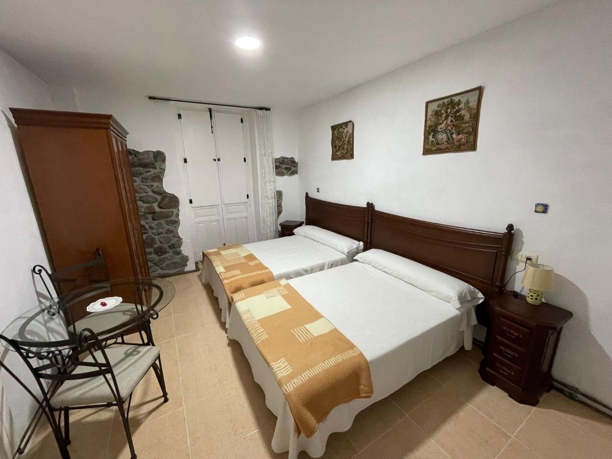 Hotel El Nuevo Semellon Aceptamos Mascotas Tineo Eksteriør bilde