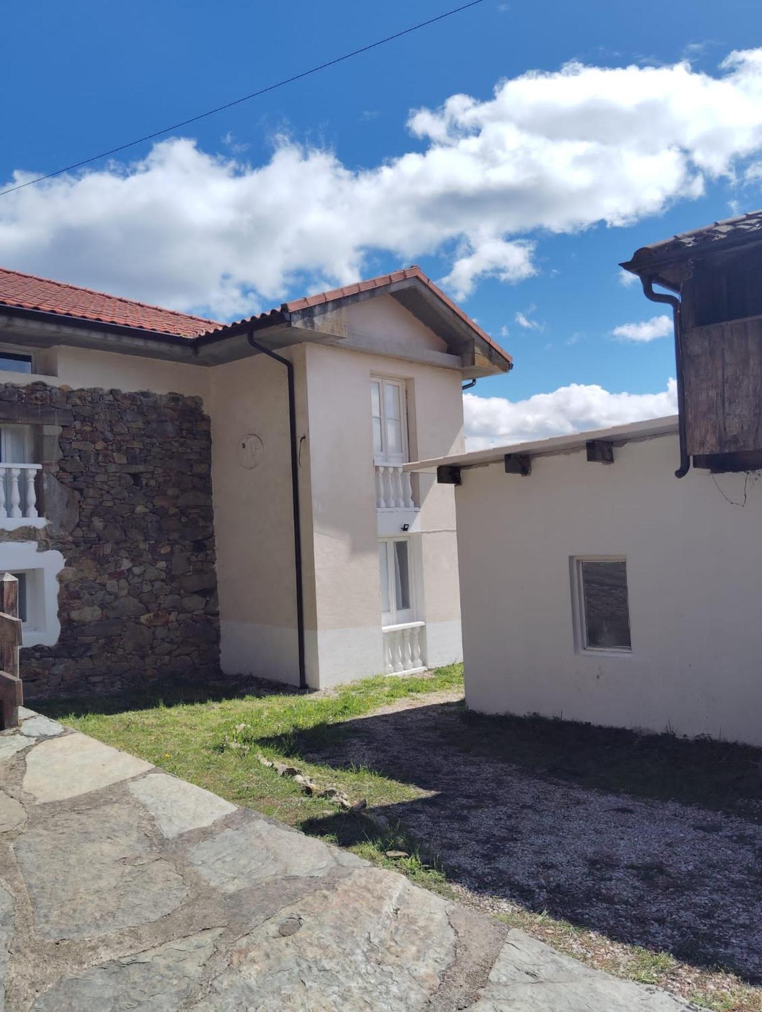 Hotel El Nuevo Semellon Aceptamos Mascotas Tineo Eksteriør bilde